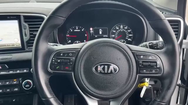 Kia Sportage Diesel Estate Sportage 1.7 CRDi ISg 3 5dr Dc T Auto [panoramic Roof] Estate - LY67FNA смотреть онлайн