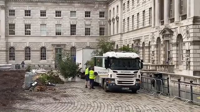 Прогулки по Лондону: Aldwych, Somerset House и Strand смотреть онлайн