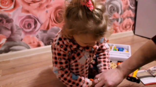 POWER TOOLS детский набор инструмента.Собераем самолёт верталет танк. смотреть онлайн