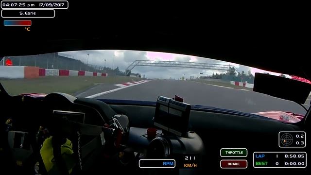 Onboard Story: Ferrari 458 GT3 vs Ferrari 488 GT3 смотреть онлайн