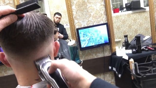 КАК ПОДСТРИЧЬ САМУЮ МОДНУЮ МУЖСКУЮ ПРИЧЁСКУ SIDEPART. (Classic sidepart) смотреть онлайн