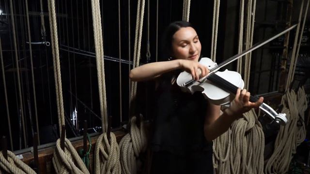 Bach's Toccata and Fugue in D Minor arranged by Vanessa Mae смотреть онлайн