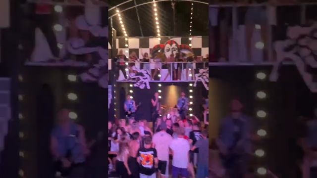 Танец злобного гения #каверкорольишут #раздва #каверкиш #группараздва смотреть онлайн