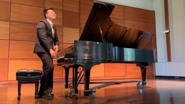 THE POLTERGEIST by William Bolcom (b.1938) смотреть онлайн