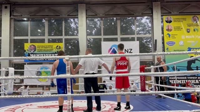 Білоцький Влад перемагає за явною перевагою у першому раунді чемпіонат України серед юнаків 80 кг смотреть онлайн