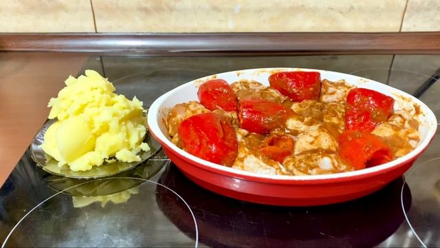 Перец фаршированный картофелем с куриными крылышками в духовке смотреть онлайн