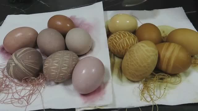 Покрасить пасхальные яйца | Кофе и красное вино смотреть онлайн