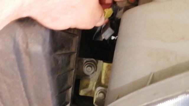 Замена предохранителя звукового сигнала Daewoo Matiz смотреть онлайн