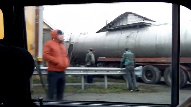 В Липецкой области с.Ильино фура врезалась в дом смотреть онлайн