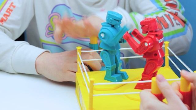 Rock 'Em Sock 'Em Robots | LOOTd Unboxing смотреть онлайн