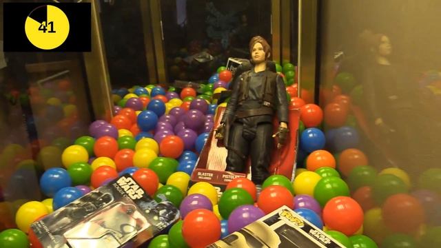 WILL IT CLAW? Star Wars Rogue One MOVIE TOY Review / Unboxing Claw Machine Wins! смотреть онлайн