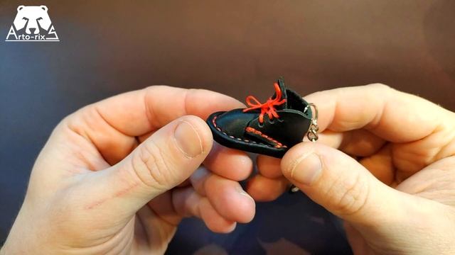 Ботинок - брелок из натуральной кожи Краст. смотреть онлайн