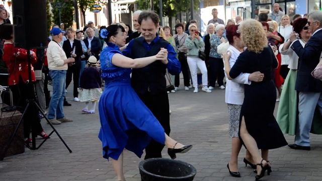 Музыкальные вечера на Советской в Бресте. Танго. Папазовы смотреть онлайн