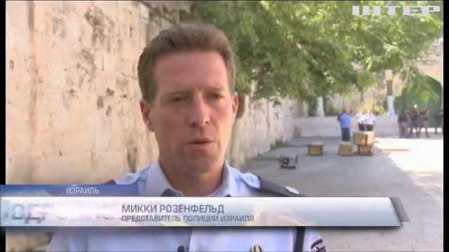 Беспорядки в Иерусалиме.В арабских кварталах полицейских забрасывают коктейлями молотова смотреть онлайн