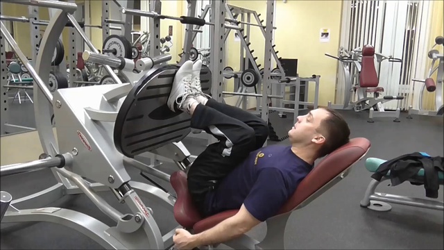 Жим ногами, упражнения для ног, как правильно делать жим ногами, как накачать ноги, Fitness100.ru, 