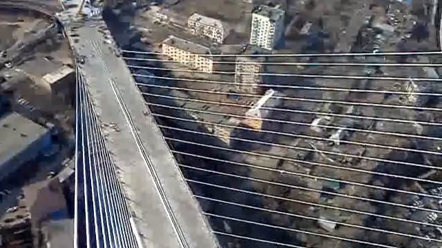 Вид на Чуркин с 226-метровой высоты моста смотреть онлайн