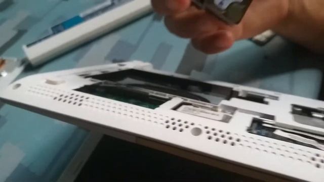 ACER ASPIRE ONE HAPPY 2 LAPTOP UPGRADING TO SSD | KINGSPEC 240gb смотреть онлайн