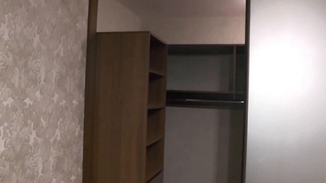 Гардеробная, шкаф-купе. Раздвижная система Braun. Фурнитура Blum. Зеркало пескоструй. Шкафы Киев. смотреть онлайн
