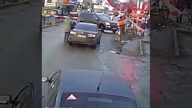 Чудом избежали трагедии смотреть онлайн