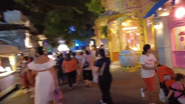 Day 3 - Phuket FantaSea Park смотреть онлайн