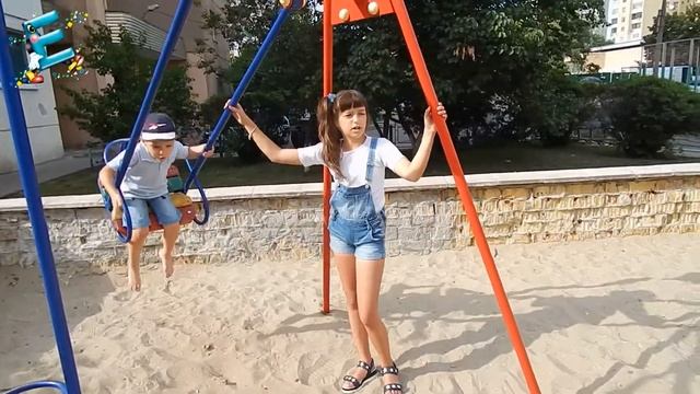 Детская Площадка и Веселая Прогулка Егора / Playground and Cheerful Walk of Egor смотреть онлайн