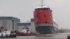 Спуск кораблей на воду! Как спускают на воду огромные корабли, фантастическое зрелище.