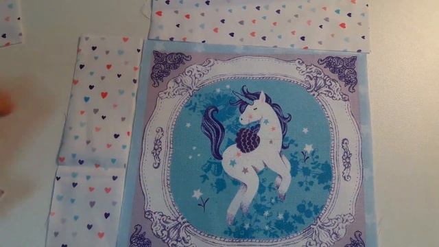 Как сшить одеяло из квадратов и полос? / Пэчворк для начинающих / Большое одеяло из одной панели смотреть онлайн