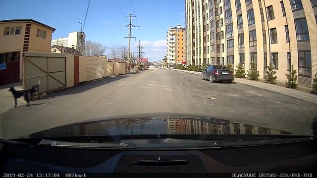 ЖК Привилегия в Анапе. Вдоль комплекса на машине смотреть онлайн