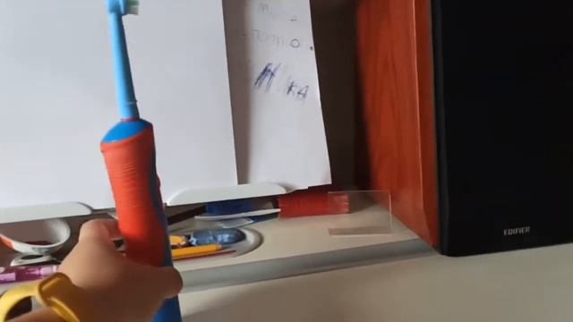 Обзор электрической детской зубной щетки Oral-B Kids часть 1 смотреть онлайн