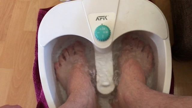 How to take a warm feet bath how to use a footbath and spa DIY смотреть онлайн