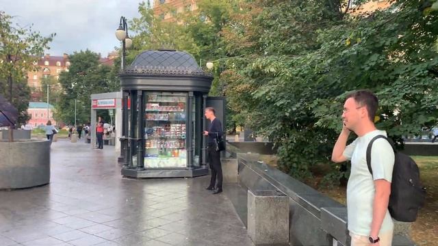 Прогулка возле станции метро Новокузнецкая, 31.07.2021 смотреть онлайн
