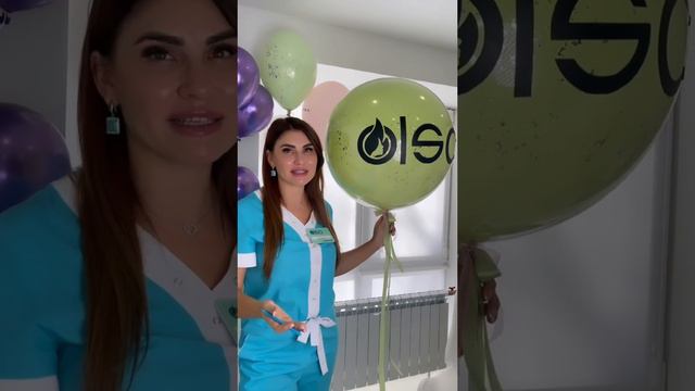 Чистить ушки обязательно 😉! А Ваш косметолог проверяет и потом чистит Ваши ушки?