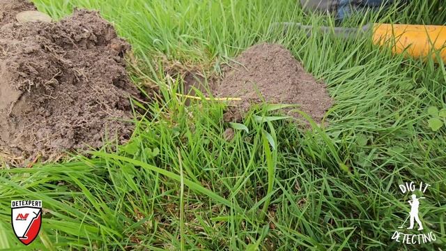 Equinox 900 Test | What Has Been Missed Metal Detecting This Oval With Equinox 800 In The Past?? смотреть онлайн