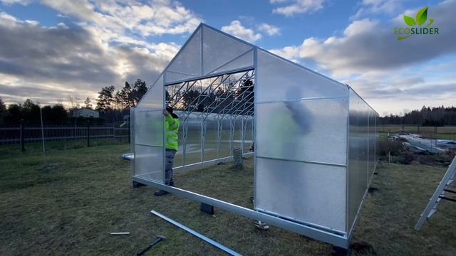 ECOSLIDER Gable Roof Greenhouse 4 X 6,2 Meters Assembly