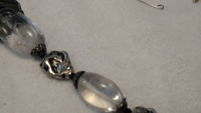 KS. Из бусин неправильной формы - 4 разных стильных украшения! Переделка для Светланы из Москвы. смотреть онлайн