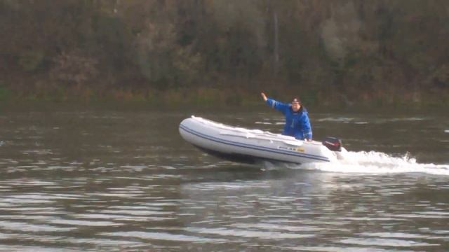 Лодка Солар 380 под мотором Гольфстрим 5 л.с. 2 такта. смотреть онлайн