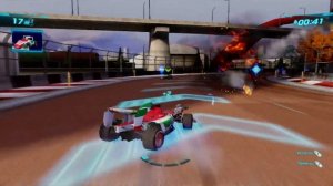 Франческо Бернулли проходит "Уровень Допуска 1" в игре "Тачки 2" (Xbox 360)