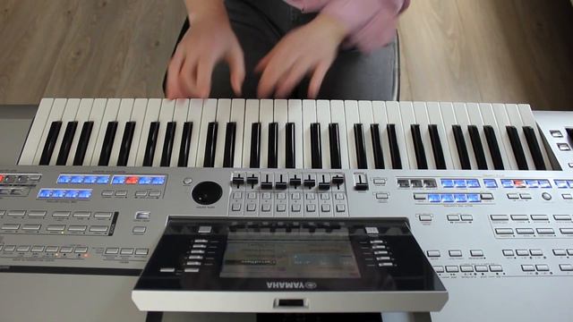 Old Fashioned Rock Improvisation - Tyros 4 смотреть онлайн