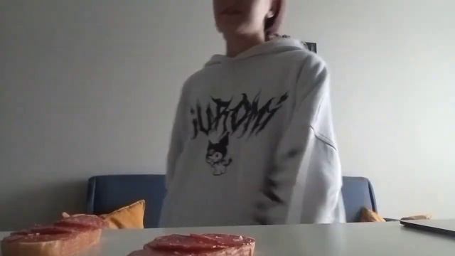 сестра меня не любит на протяжении 12-ти минут и всей моей жизни.. смотреть онлайн