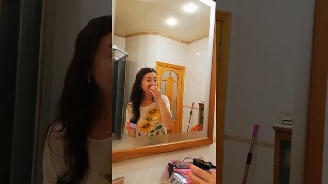 Нанесение тона с бронзовым флюидом и бьютиблендером. смотреть онлайн