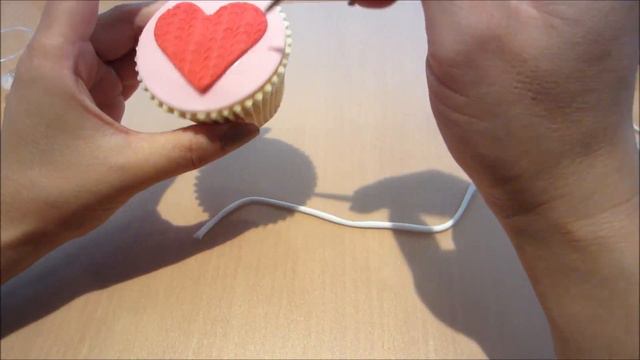 How to Make Valentine's Day Cupcakes - Love Heart Cupcake