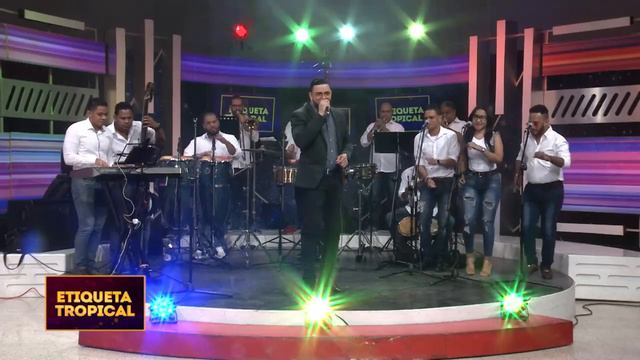 Escuchame - Luismi Salsa (en vivo) смотреть онлайн