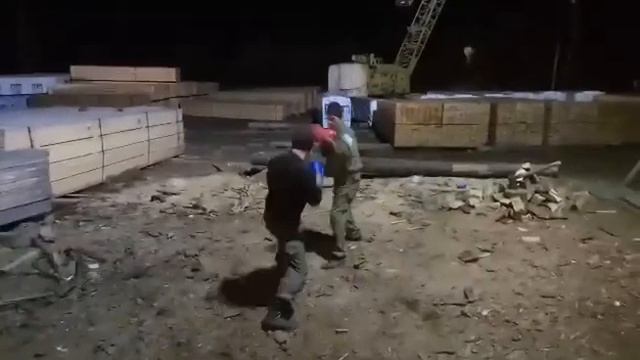 Спарринг с нокдауном смотреть онлайн