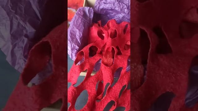 Новинка! Шарф с брошью в наличии. #ремесло #валяние #нунофелтинг #войлок #подарокженщине #шарфы смотреть онлайн