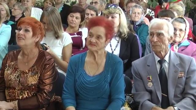 В Харцызске отметили День пожилого человека. смотреть онлайн