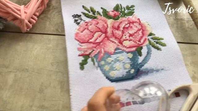 Украсила комнату большими цветами / Процесс вышивки смотреть онлайн