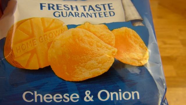 Walkers Cheese & Onion смотреть онлайн