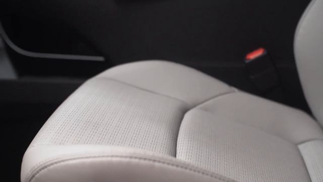 Toyota bZ4X Interior & Exterior walkaround (U.S. model) смотреть онлайн