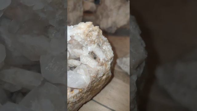 Друзы горного хрусталя. Краснодарский край. смотреть онлайн