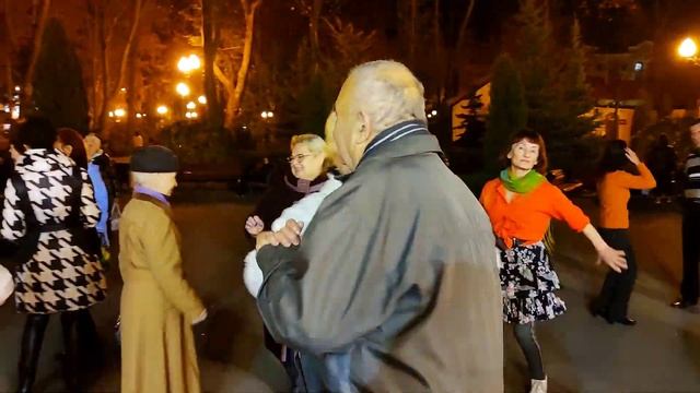 Меня не забывай Танцы в парке Горького Харьков Октябрь 2021 смотреть онлайн